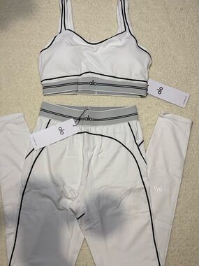 ALO Yoga White & Black Seam-Detail Sports Bra and Leggings Set